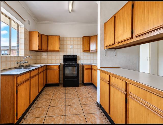 2 BEDROOM FLAT FOR SALE IN THREE RIVERS